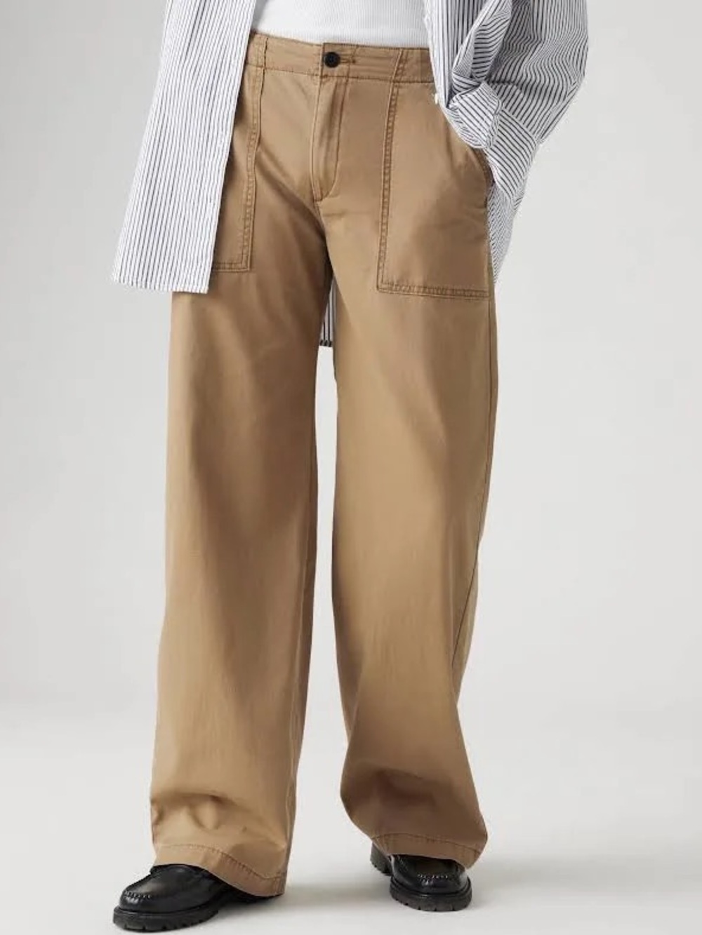 Levi’s Women’s Surplus High Rise Straight Leg Pants Khaki Tan W31 L27